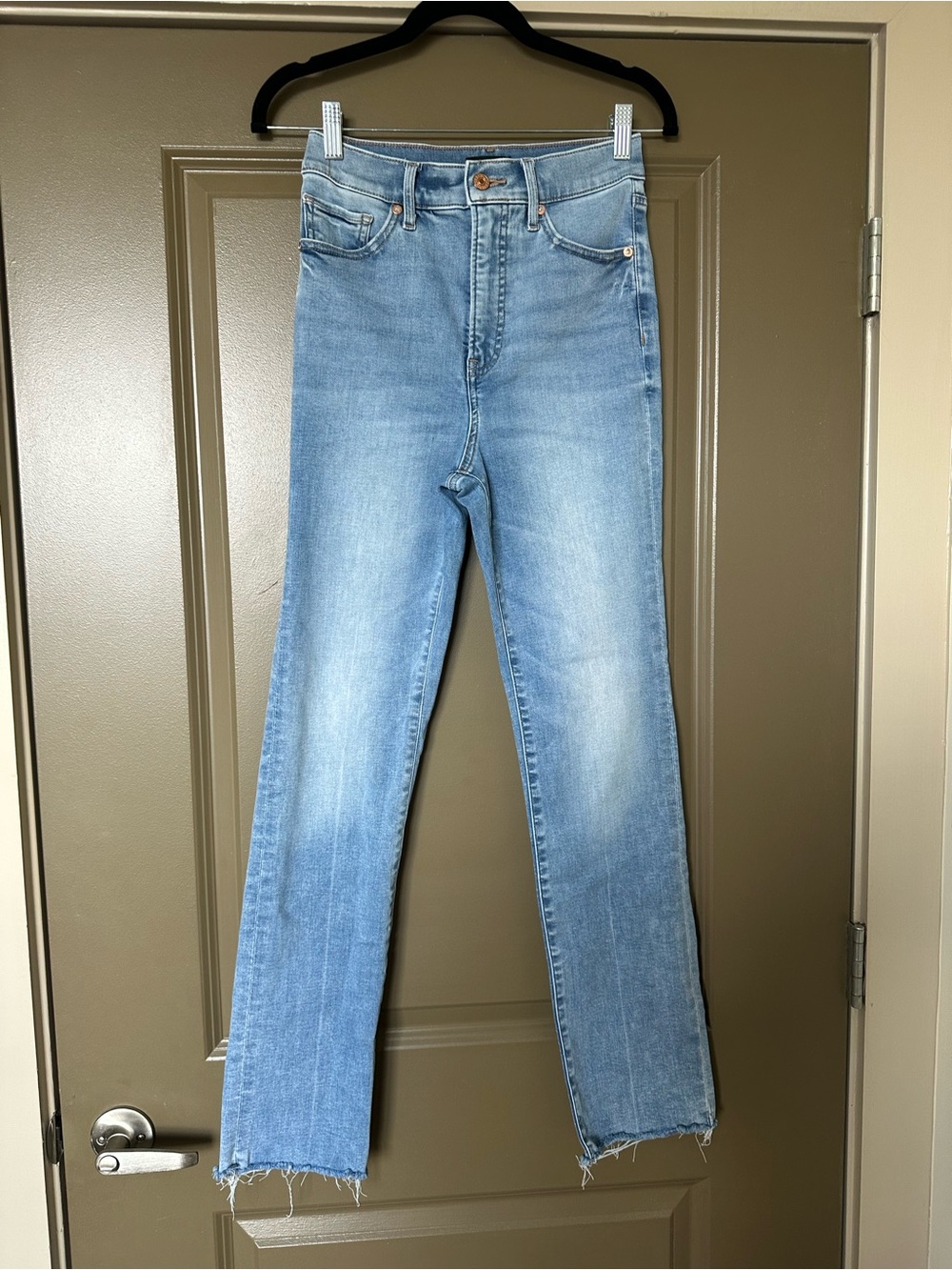 Express '90s Slim Super High Rise Jeans - Size 4